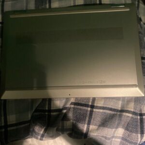 Ho laptop intel i5 cpu 1035x gpu great for school work and gaming this